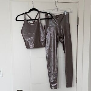 Metallic Women's Yoga set